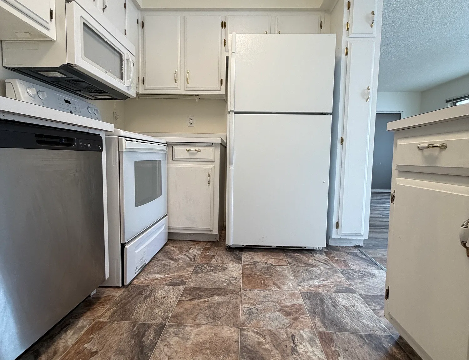 1512 Shield Street - 1 — Photo 4