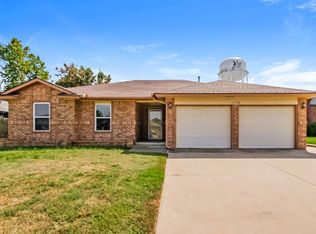 1120 Shelly Rd, Yukon, OK 73099