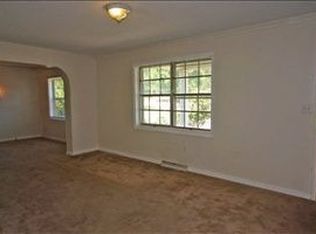 100 Angie Ln, Simpsonville, SC 29681