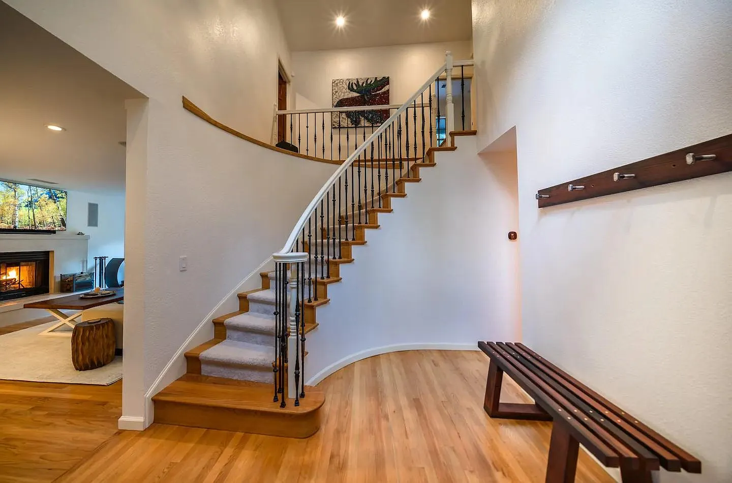 3 bed, 2.5 bath, 1840 sqft, $9,950 — Photo 4