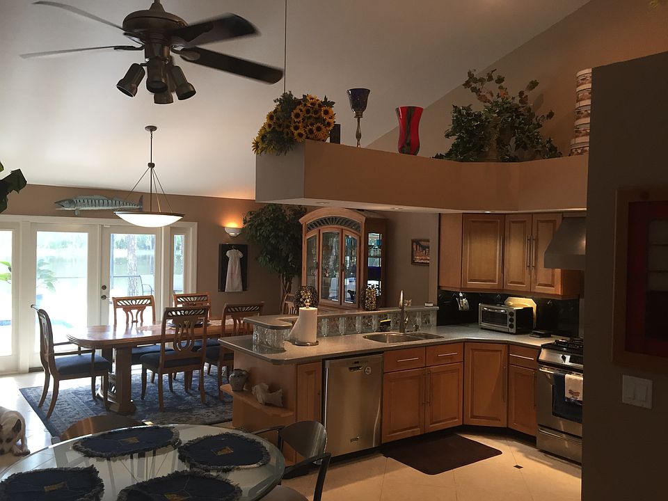 14' Vaulted Ceilings