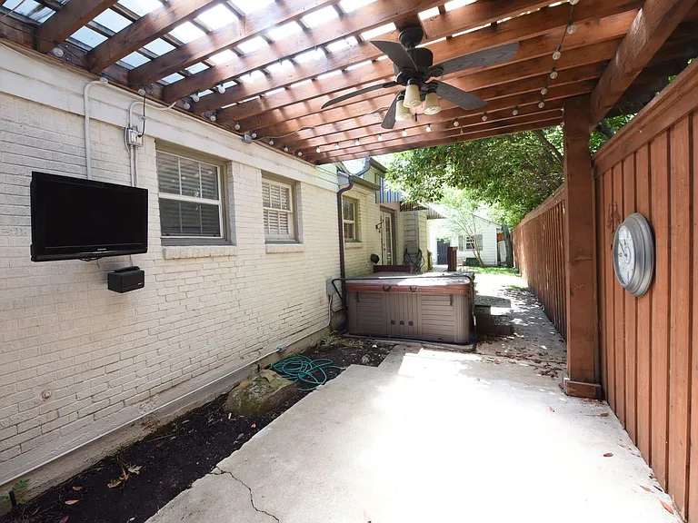 5606 Stanford Ave — Photo 20