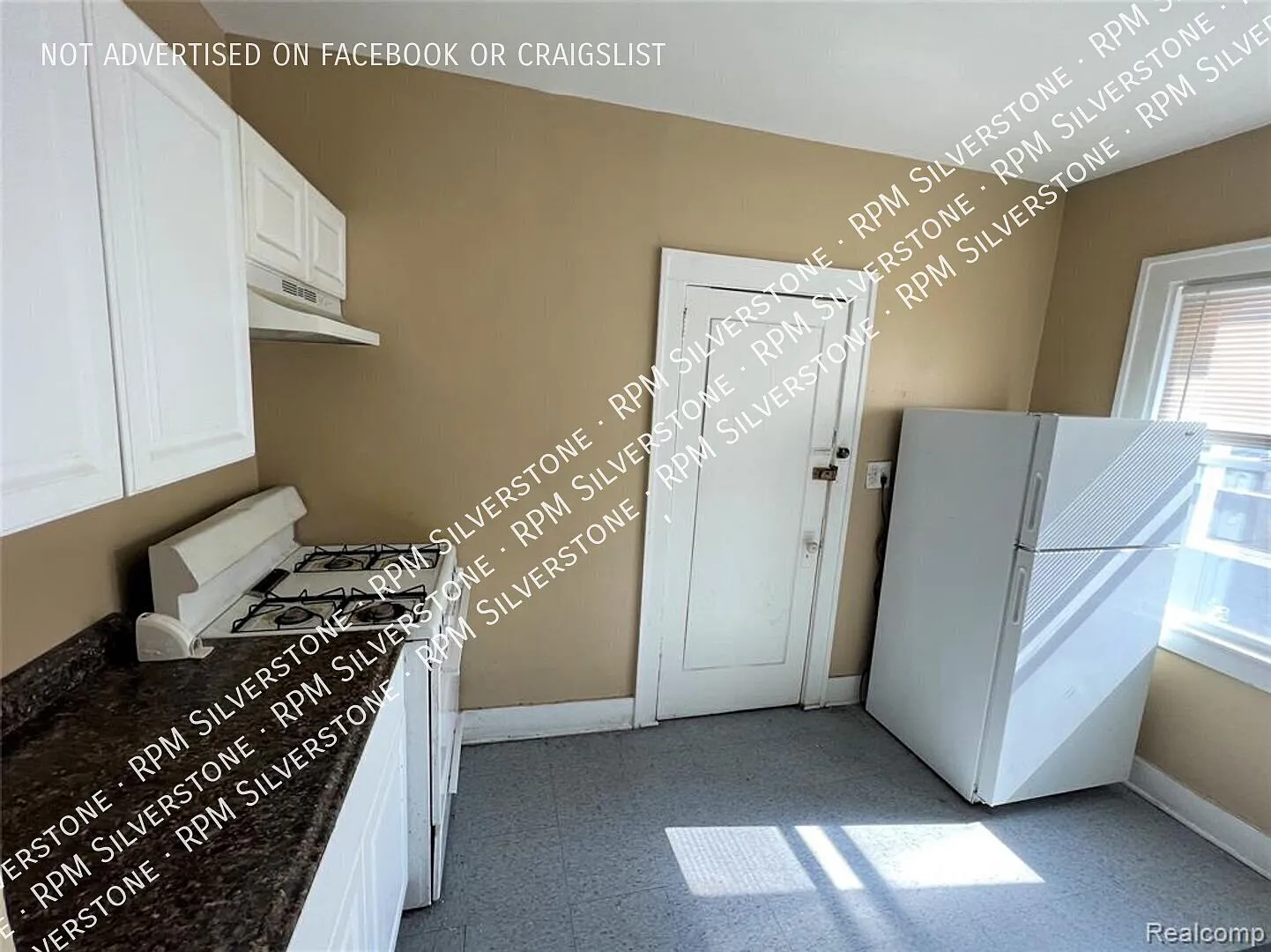 2 Bedroom, 1 Bathroom Main Floor Unit — Photo 3