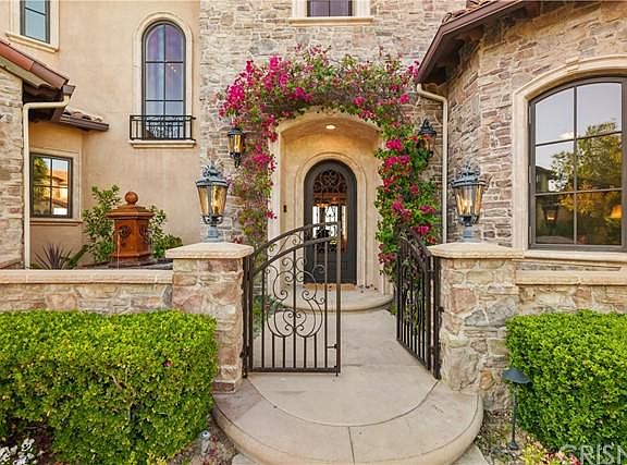 2nd image of 25709 Hidden Oak Ct