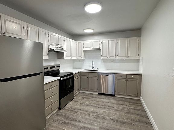 2nd image of 125 Bay St APT 4