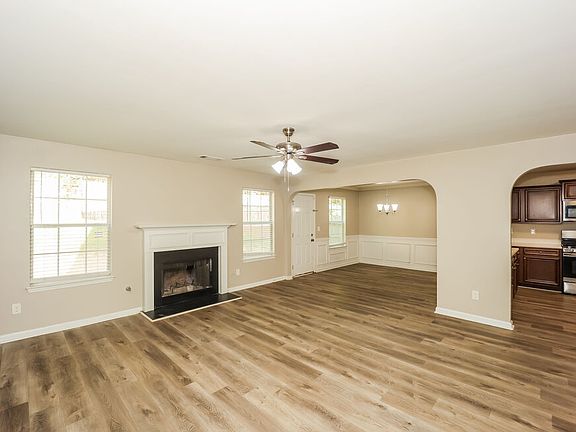 5th image of 5584 Bluegrass Dr