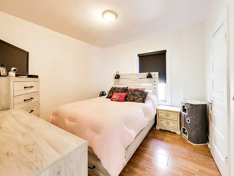3435 N Harding Ave #2 — Photo 9
