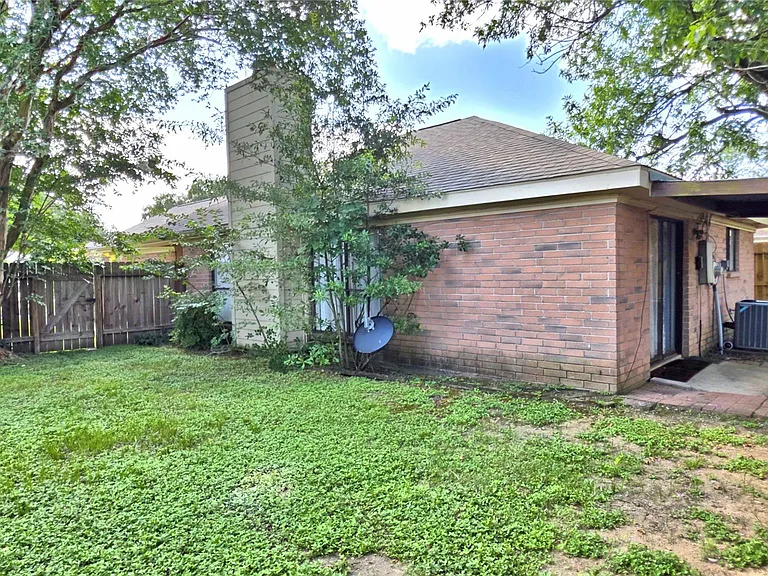 7403 Gateridge Dr — Photo 5