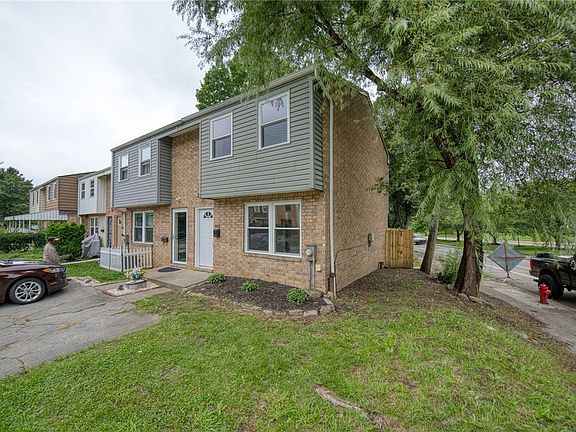 2nd image of 442 Enright Ct