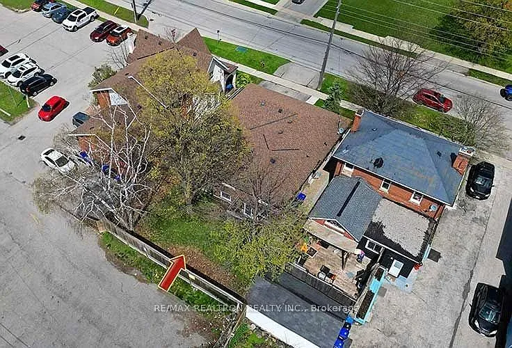 26 John St E — Photo 16