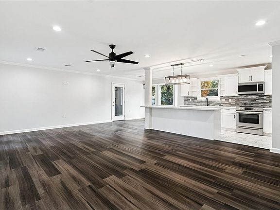 4th image of 516 Poplar Dr