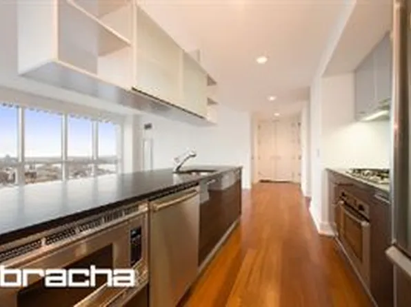 350 West 42nd Street image 1 of 9