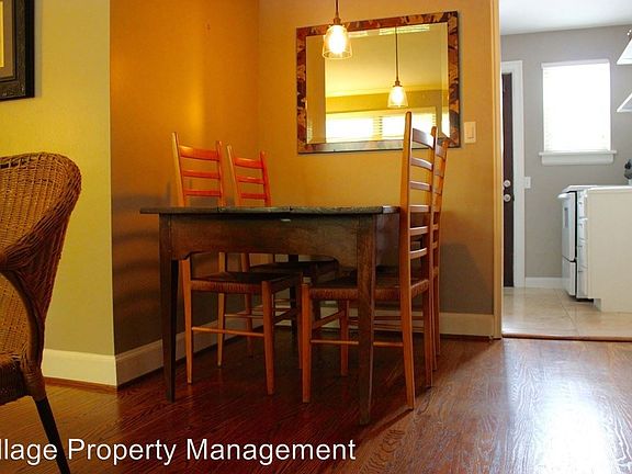 3rd image of 2901 Blair Blvd APT B13