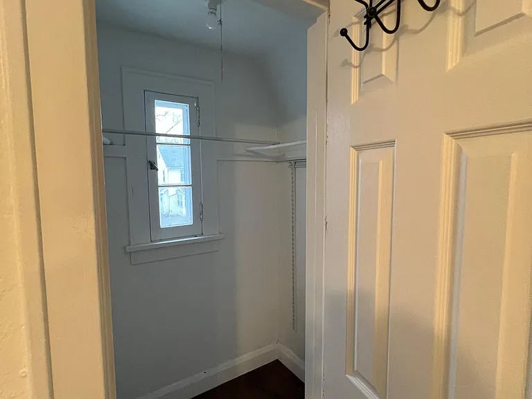 2349 Portsmouth Ave — Photo 7
