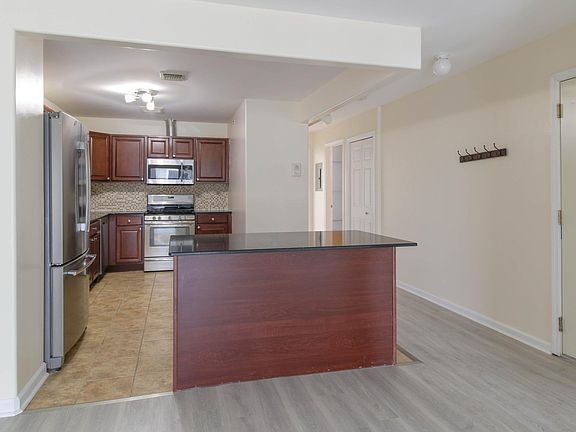 4th image of 6614 Seaspray Ave #2