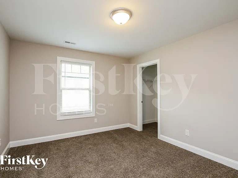 235 Front St — Photo 10