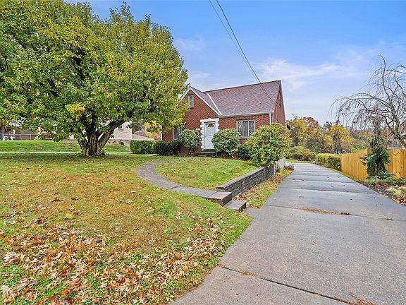 2nd image of 3217 Elderwood Dr