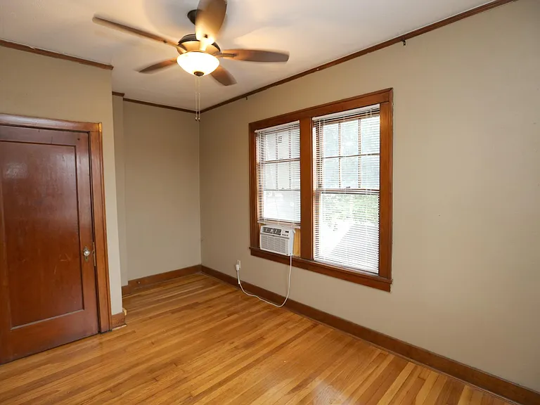 301 Thayer St #B — Photo 12