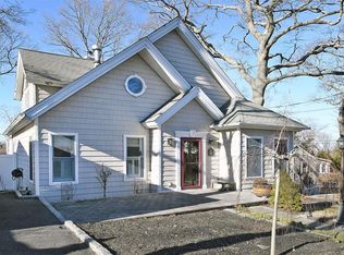 11 Pigeon Rd, Rocky Point, NY 11778