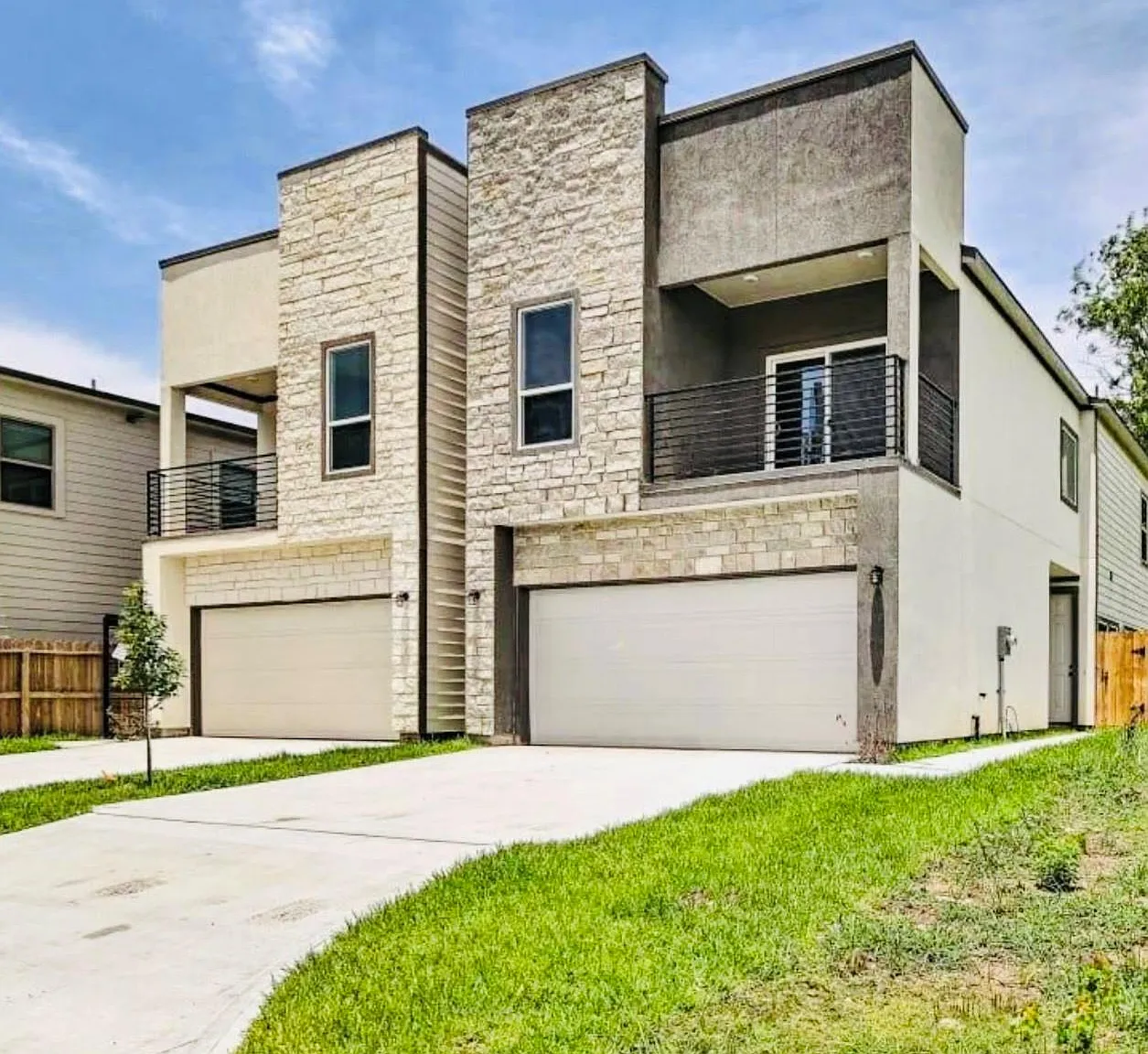 3 bed, 2.5 bath, 1889 sqft, $2,800 — Photo 1
