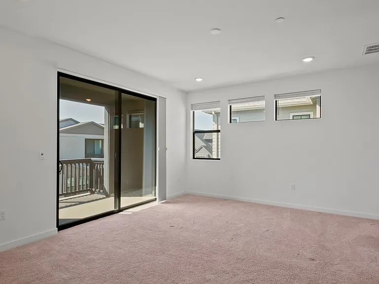 1586 Waterside Ln — Photo 25