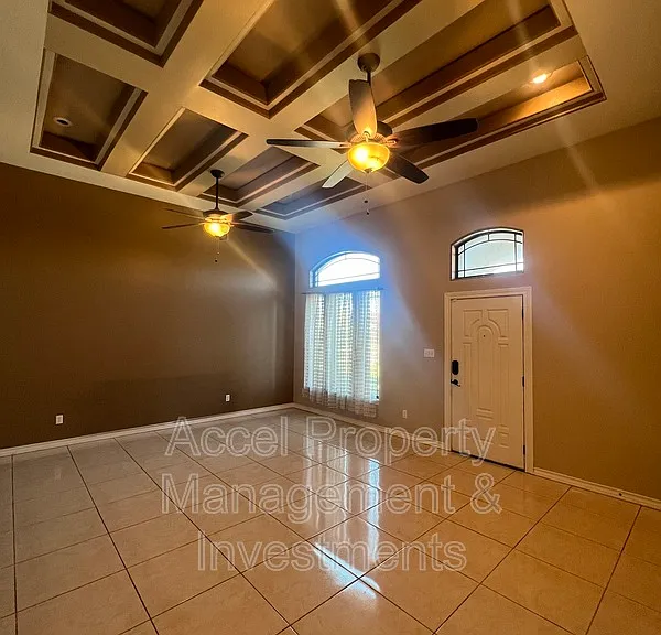312 Kika De La Garza St — Photo 6
