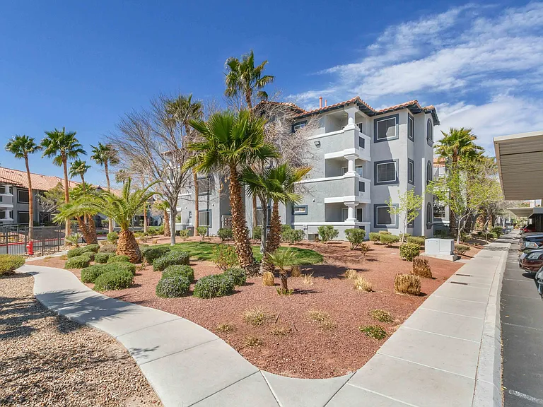 Destinations Pebble 55+ Apartment Homes — Photo 18