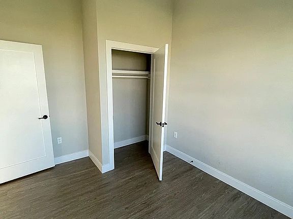 3rd image of 402 Bremen St #404