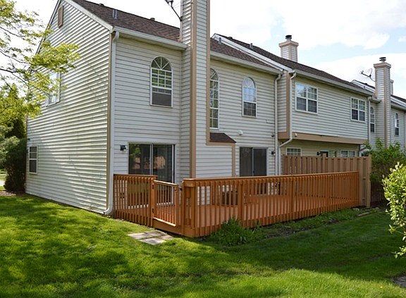 2nd image of 464 Ascot Ln #464