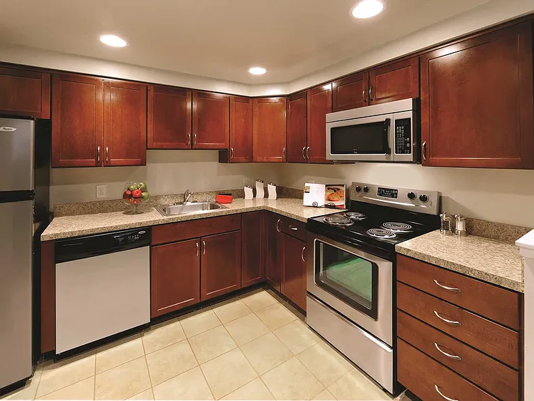 Golf Club Apartments — Photo 22