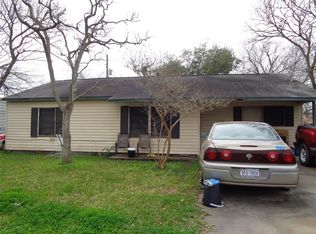 815 W 10th St, Freeport, TX 77541