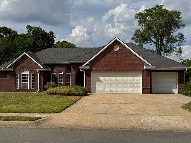 1st image of 2480 Cardinal Dr