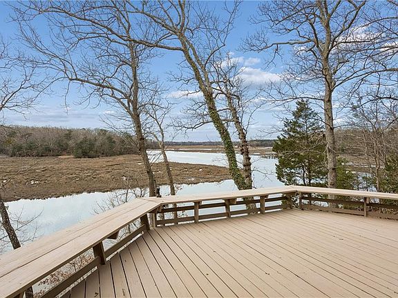 2nd image of 220 Southpoint Dr