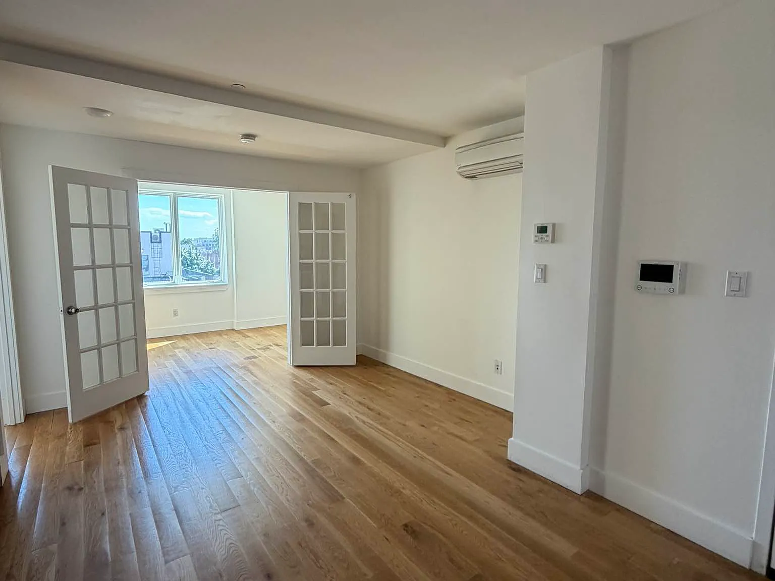 200 Linden Boulevard — Photo 2