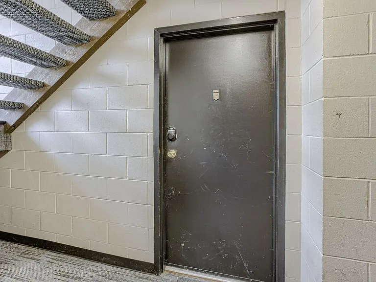 Meadowlark Apts — Photo 15