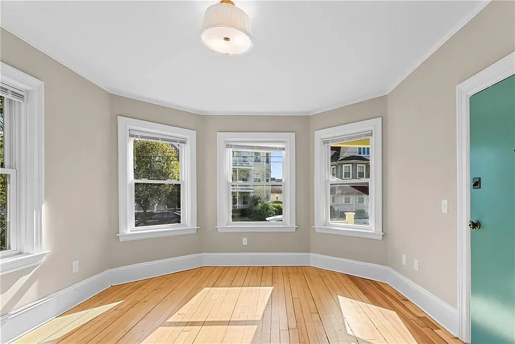 2 bed, 1.0 bath, 1074 sqft, $2,000 — Photo 3