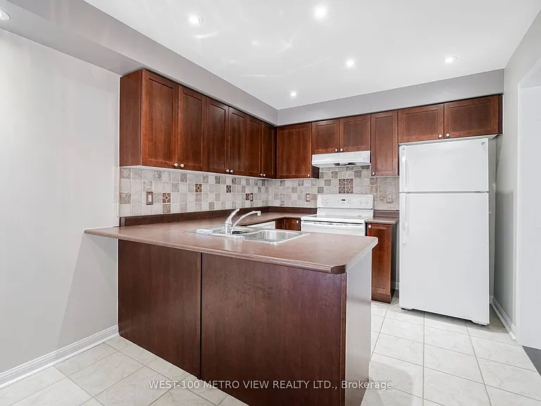 17 Georgian Rd — Photo 6