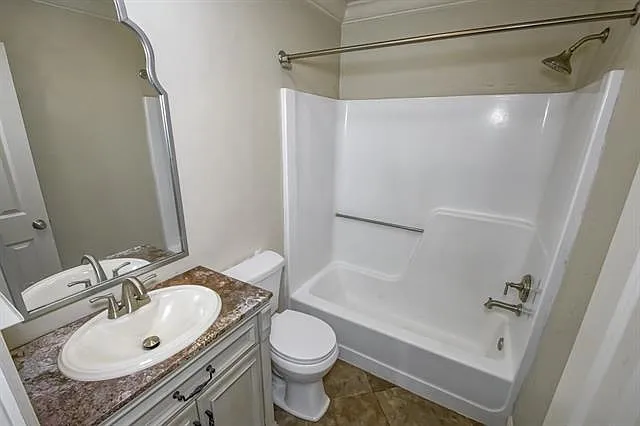 2725 Varnado St — Photo 15