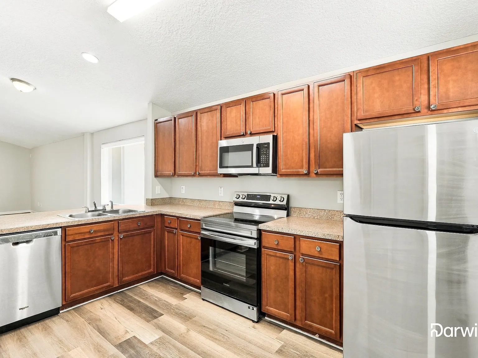 3 bed, 2.0 bath, 1495 sqft, $1,830 — Photo 4