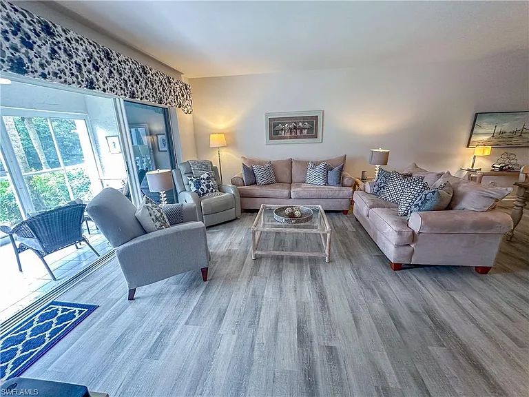 4240 Lake Forest Dr #413 — Photo 11