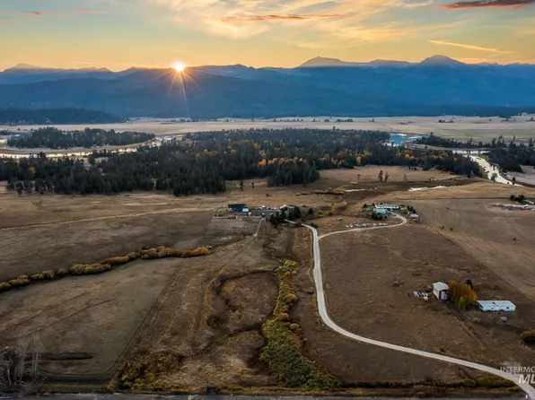 10871 Highway 55, Cascade, ID 83611