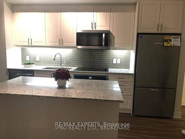 9618 Yonge St #1508 — Photo 3