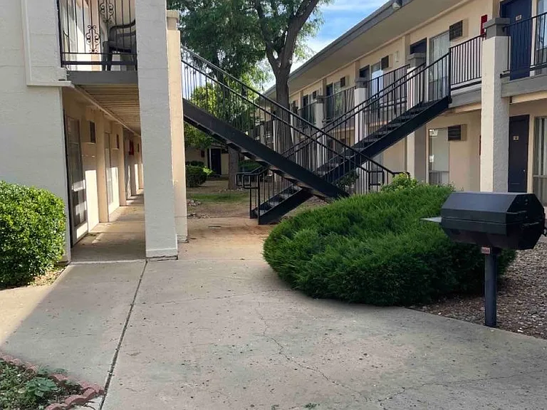 Casa Del Sol Apartments — Photo 17