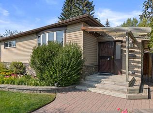 2224 S 24th Ave NW, Calgary, AB T2M1Z7