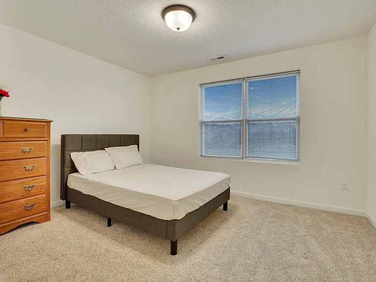 694 Dewmar Dr — Photo 40