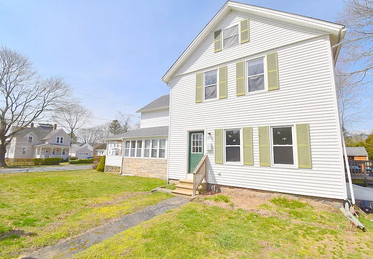 105 Silver Lake Ave — Photo 3