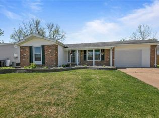 2012 Bentley Manor Dr, Fenton, MO 63026