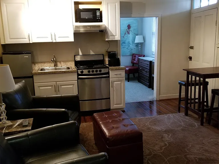 111 S Market St #C — Photo 1