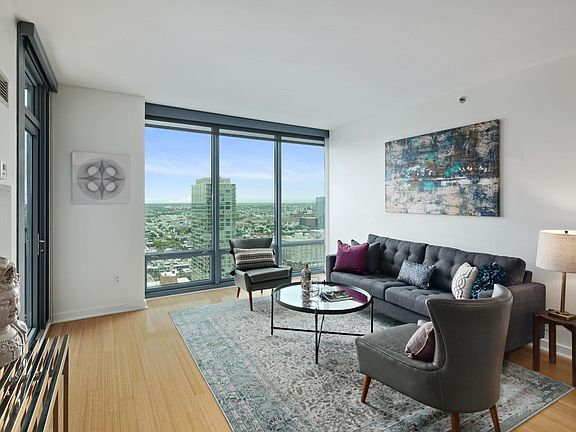 4th image of 2101 Market St Unit 1905