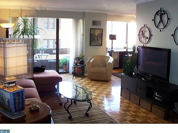 5th image of 1326-42 Spruce St #1003